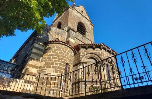 Polignac House | La Passerelle