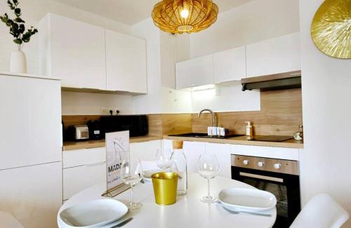 Bruz Apartment | La Pause Dorée d'Anne-Sophie