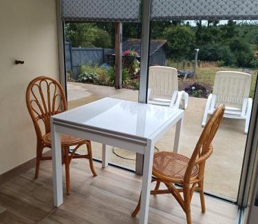 Neant-sur-Yvel House | La petite maison dans la prairie