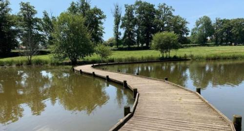 Magnac-Laval House | La petite maison de l'étang