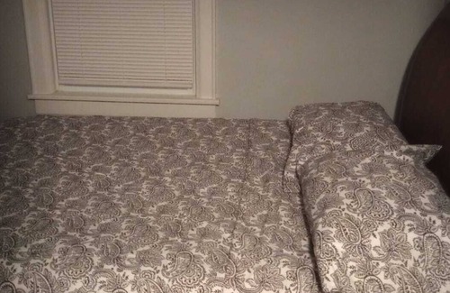 Southwest Raleigh House | La Petite Maison: Spacious 2BR/2 Den Retreat Near Raleigh Iron Works & The Ritz.