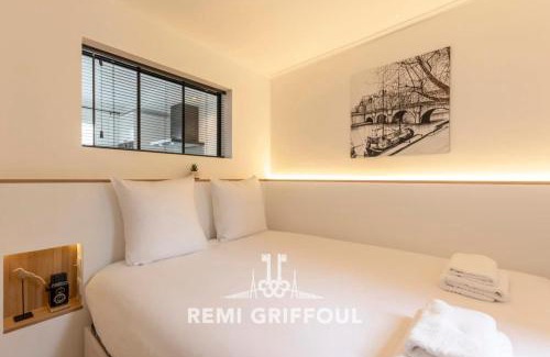 Honfleur Apartment | La Petite Source Honfleur City Centre 2 guests
