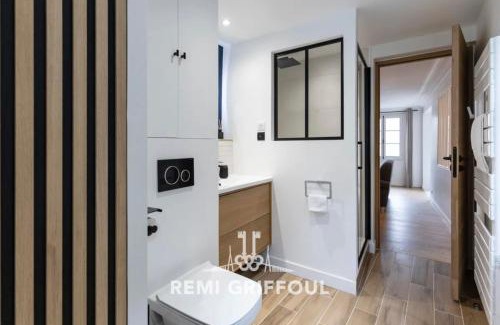 Honfleur Apartment | La Petite Source Honfleur City Centre 2 guests
