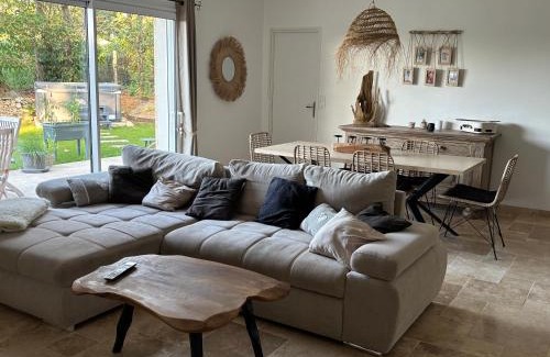 Pressignac-Vicq House | La Pierre Dorée