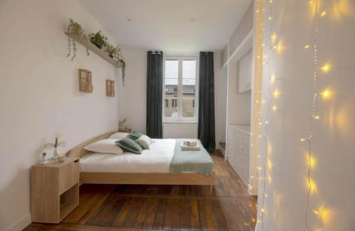 Centre Apartment | La Place Saint-Michel