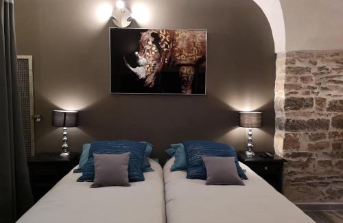 Nimes City Centre Apartment | La place Zen - Free Wifi - City Center