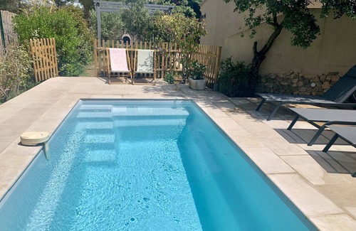 Eygalieres House | La Pomme de Pin:Charming house with heated pool at the foot of the Alpilles mountains