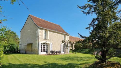 Verneuil-sur-Indre House | La Poulinière 4* du Domaine des Cyclamens