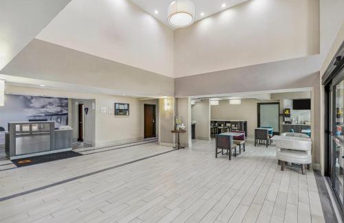 Batavia Hotel | La Quinta by Wyndham Batavia