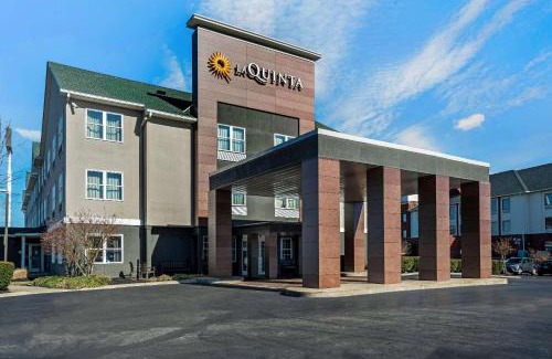 Lebanon Hotel | La Quinta by Wyndham Lebanon