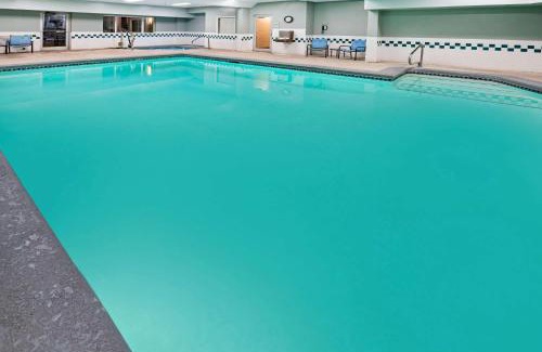 Logan Hotel | La Quinta by Wyndham Logan