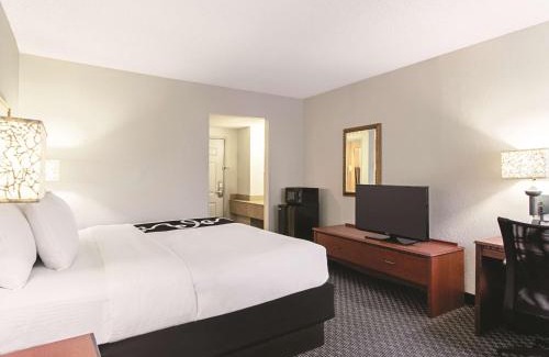 Survey Creek Hotel | La Quinta Inn by Wyndham Ft. Lauderdale Tamarac East