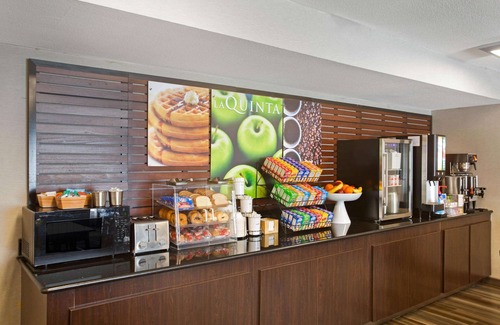 San Marcos Hotel | La Quinta Inn by Wyndham San Marcos