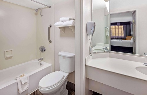 Ventura Hotel | La Quinta Inn by Wyndham Ventura