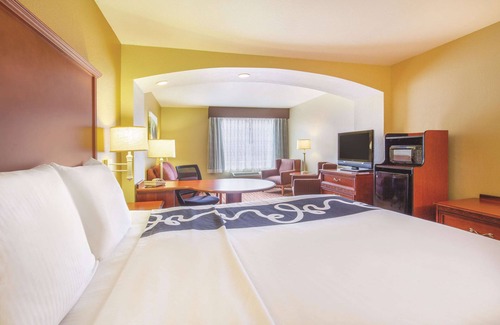 Bentonville Hotel | La Quinta Inn & Suites by Wyndham Bentonville