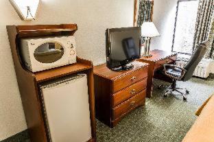 Cape Fear Hotel | La Quinta Inn & Suites by Wyndham Fayetteville I-95