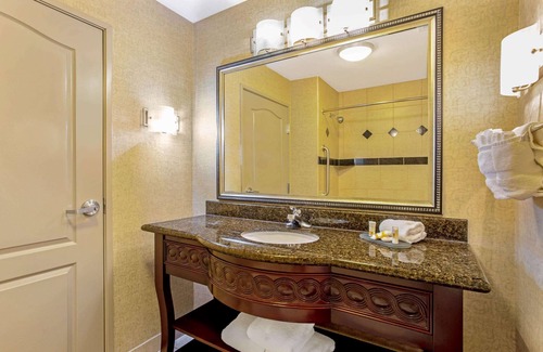 Cleburne Hotel | La Quinta Inn & Suites by Wyndham Cleburne