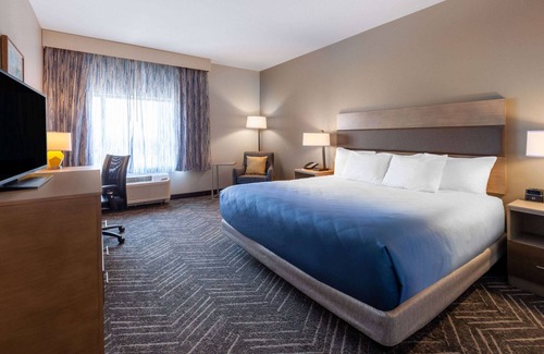 Scotchtown Hotel | La Quinta Inn & Suites by Wyndham Middletown-Goshen