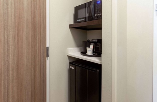 Scotchtown Hotel | La Quinta Inn & Suites by Wyndham Middletown-Goshen