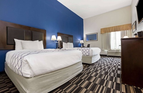 Alvin Hotel | La Quinta Inn & Suites by Wyndham Alvin