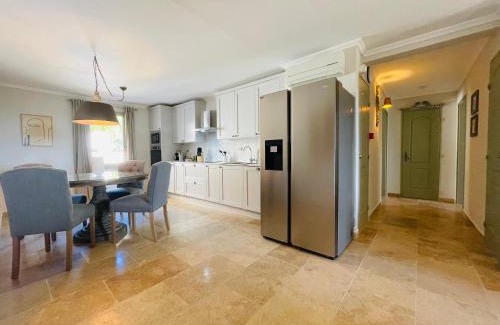 Vaugines Apartment | La Réserve Provence