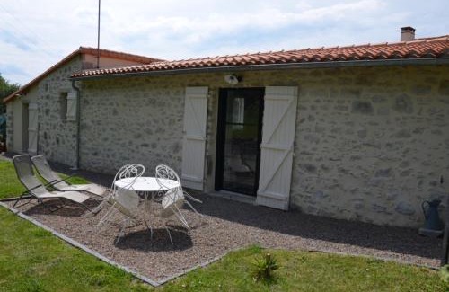 Mortagne-sur-Sevre House | La Remise 4 étoiles