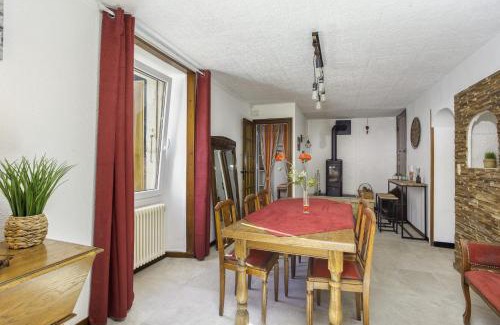 Saint-Pierre-d'Entremont Apartment | La rivière de St Meme