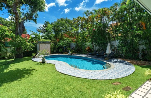 Ban Saiyuan Villa | La Romanee - Large 3BR Tropical Garden