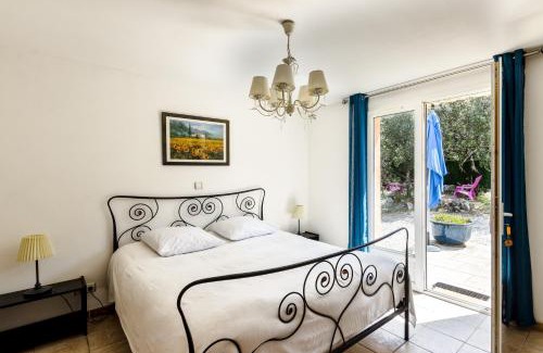 Neoules Apartment | La Rose Des Vents & Spa - Gite Provence