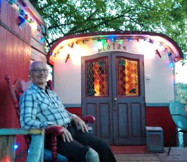 La Celle Bed & Breakfast | La Roulotte De Lola - Chambre d'hôtes