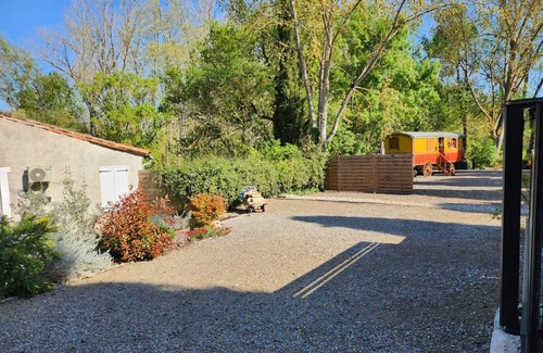 Pezens House | LA ROULOTTE