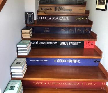 Santo Stefano di Rogliano Bed & Breakfast | La scala del libro