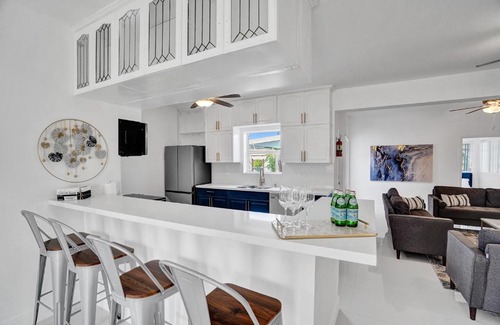Ives Estates Villa | La Serre Miami Home & Private Pool Near Aventura Mall