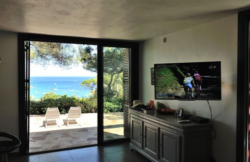 Cap Benat Villa | La Sibloïde: pleasant house by the sea, among nature, superb view.