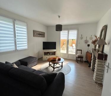 La Veuve House | La Soyotte