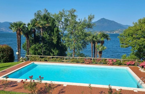 Stresa Apartment | La Suite dell'Artista SWIMMING POOL AND AIR CONDITIONING