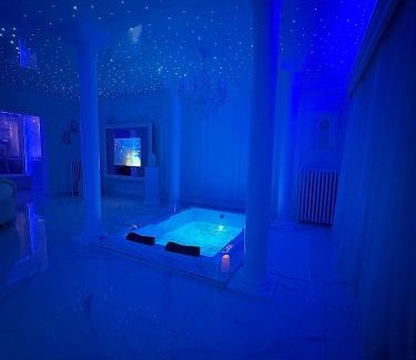 Villemomble House | La suite santorini