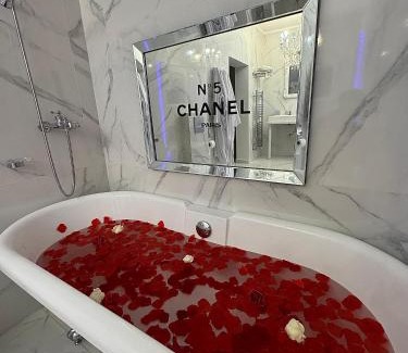 Villemomble House | La suite santorini