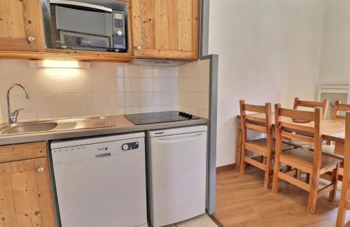 La Perriere Apartment | La Tania : 2 Pièces Cabine, 6 Pers, Balcon, TV, Non-Fumeur - FR-1-182A-35