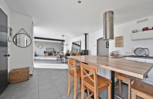 Tavel Villa | La Tavelloise - Modern Villa with Pool