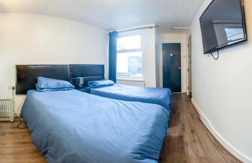 Nuneaton Hotel | La Tavola Calda Hotel