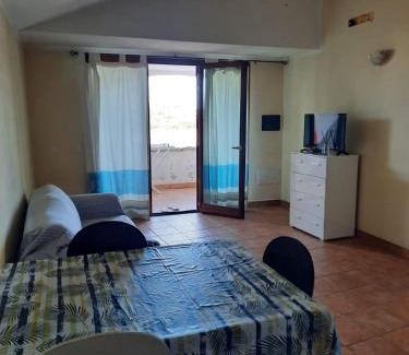 Pittulongu Apartment | La terrazza sul mare