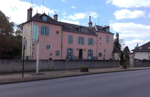 Villeneuve-sur-Allier House | La tour du Roy