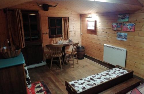 Mezieres-sur-Ponthouin Bed & Breakfast | La Valise A Cheval