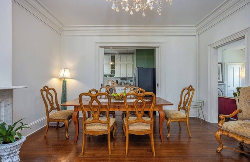 Warwick House | La Victoria 5-bedroom estate in the heart of Warwick, an Hour away from NYC