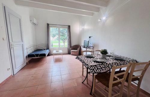 Gallargues-le-Montueux Apartment | La villa De Lina 403 -Self Check In -