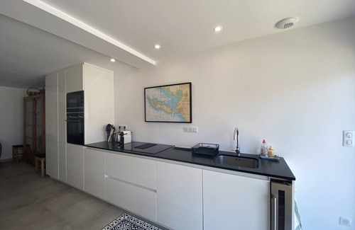 La Flotte Villa | La Villa des Lauriers : villa with heated pool for up to 8 people.