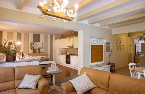 Modigliana Villa | La Villa Dina 10, Emma Villas