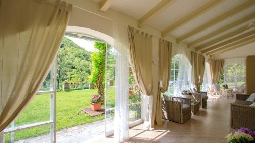 Modigliana Villa | LA VILLA DINA 10, Emma Villas