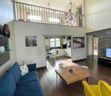 Jaunay-Clan House | La Villa du Futuroscope